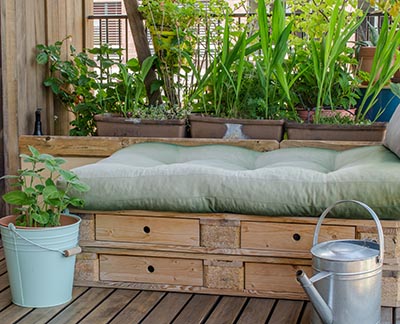 Aménagement balcon avec des plantes